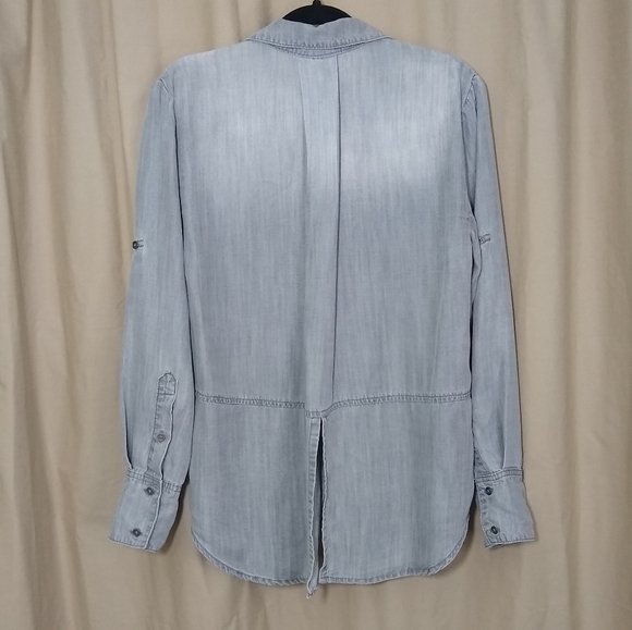 Cloth & Stone gray chambray button up blouse - Picture 3 of 15